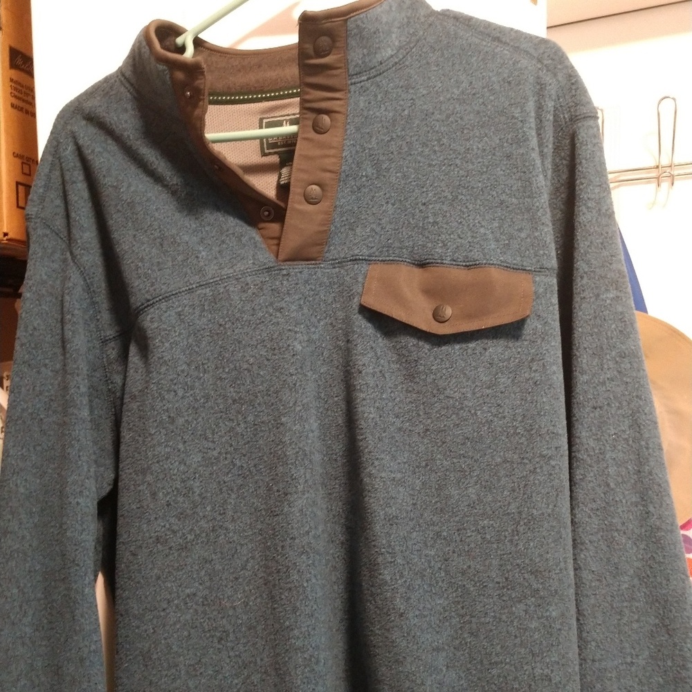 Men's pullover